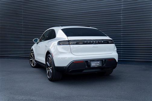 2025 Porsche Macan Electric