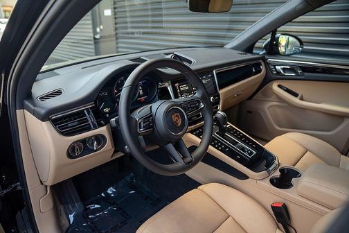Jet Black Metallic 2026 Porsche Macan