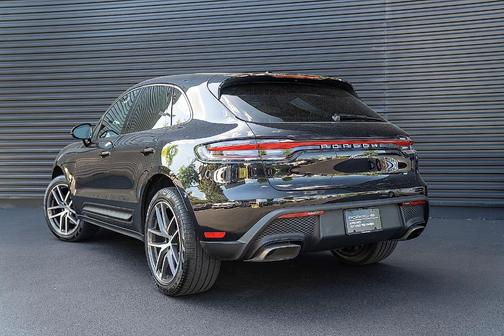 Jet Black Metallic 2026 Porsche Macan