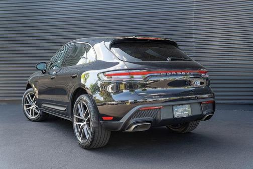 Jet Black Metallic 2026 Porsche Macan