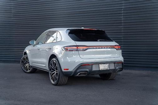 2025 Porsche Macan Base