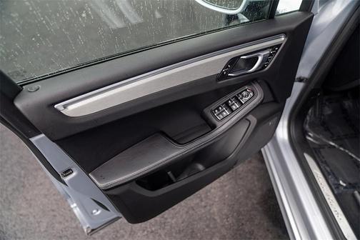 2018 Porsche Macan Turbo