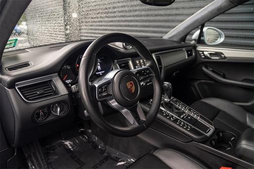 2018 Porsche Macan Turbo