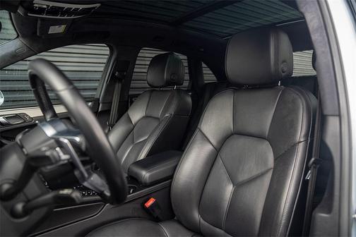 2018 Porsche Macan Turbo