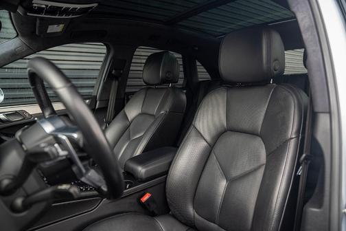 2018 Porsche Macan Turbo