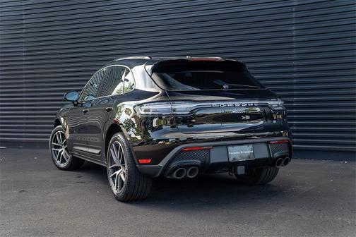 2025 Porsche Macan Base