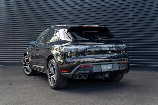 2025 Porsche Macan Base