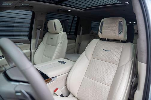 Crystal White Tri-Coat 2025 Cadillac Escalade ESV Sport Platinum