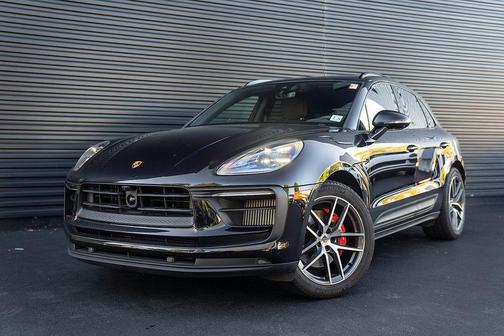 Jet Black Metallic 2026 Porsche Macan S