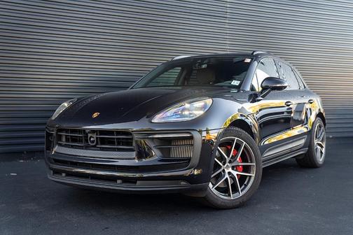 Jet Black Metallic 2026 Porsche Macan S