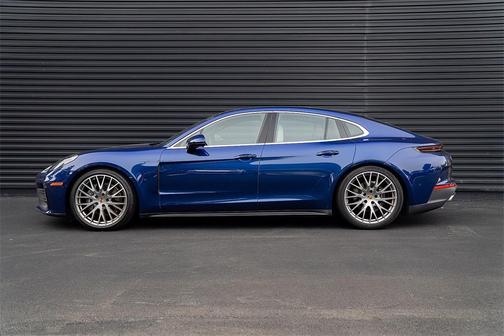 2024 Porsche Panamera 4