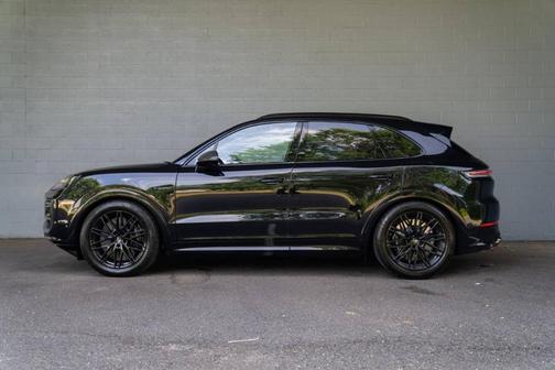 2025 Porsche Cayenne Turbo