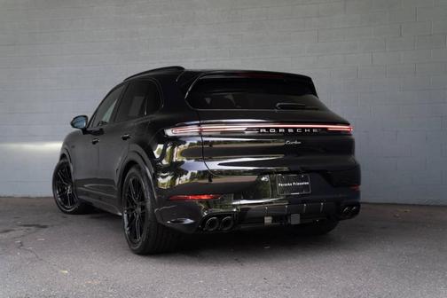 2025 Porsche Cayenne Turbo