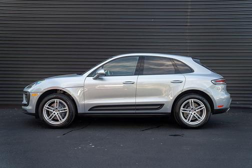 Dolomite Silver Metallic 2026 Porsche Macan
