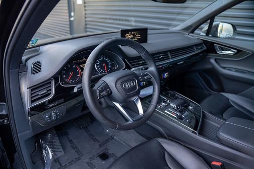 Orca Black Metallic 2018 Audi Q7 3.0T Premium