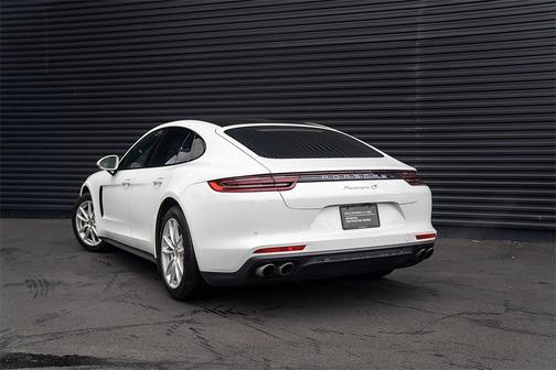 2017 Porsche Panamera 4S