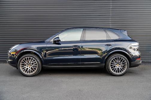 Moonlight Blue 2022 Porsche Cayenne Platinum Edition