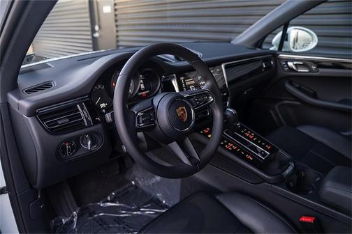 2025 Porsche Macan S