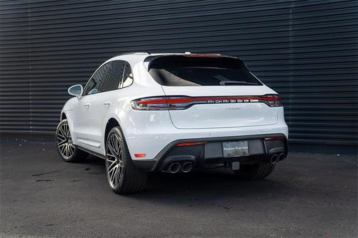 2025 Porsche Macan Base