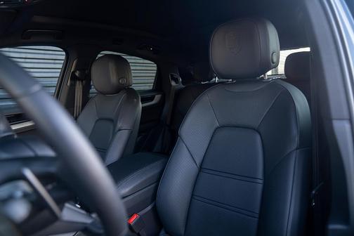 2025 Porsche Cayenne S Coupe AWD