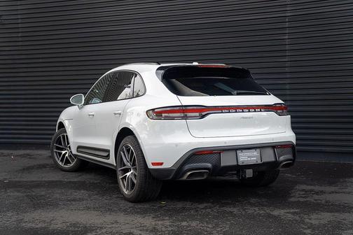 2025 Porsche Macan Base