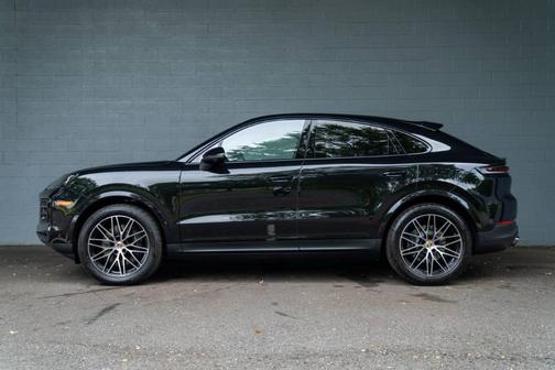 2025 Porsche Cayenne AWD