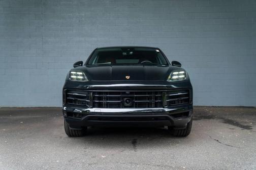 2025 Porsche Cayenne AWD