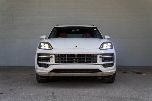 2025 Porsche Cayenne GTS
