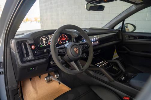 2026 Porsche Cayenne GTS