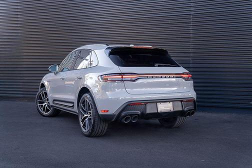 2025 Porsche Macan Base