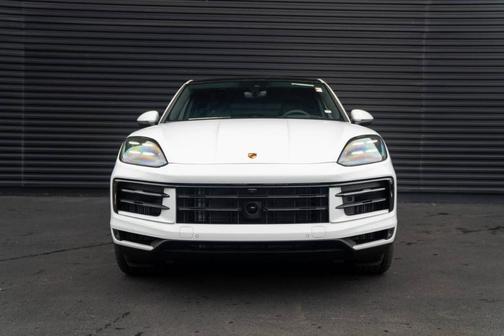 2025 Porsche Cayenne AWD