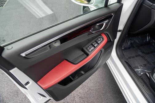 2024 Porsche Macan GTS