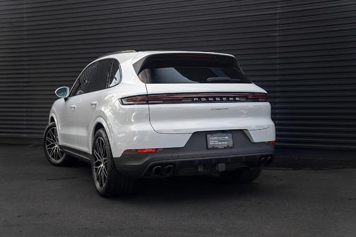 2025 Porsche Cayenne Base