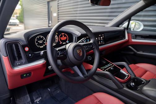 2025 Porsche Cayenne Base