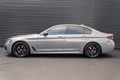 Bernina Gray Amber Effect Metallic 2021 BMW M550 i xDrive