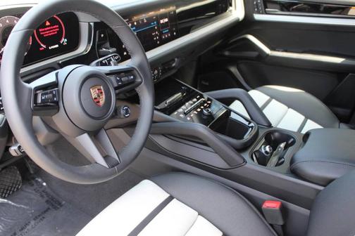 2025 Porsche Cayenne AWD