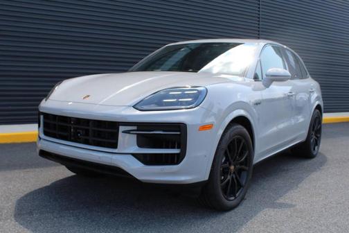 2025 Porsche Cayenne AWD