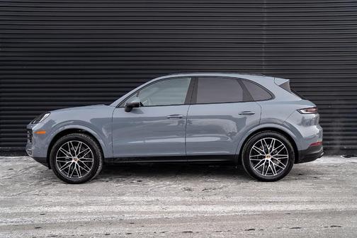 2025 Porsche Cayenne Base