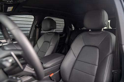 2025 Porsche Cayenne Base