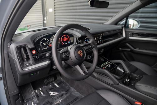 2025 Porsche Cayenne Base