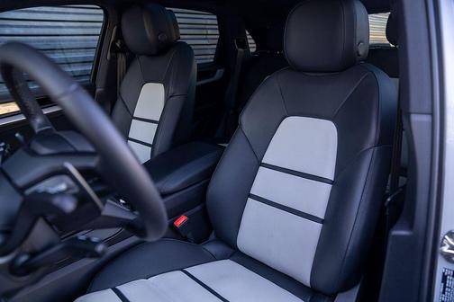 Chalk 2025 Porsche Cayenne AWD