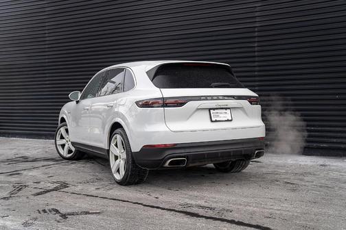 2022 Porsche Cayenne E-Hybrid