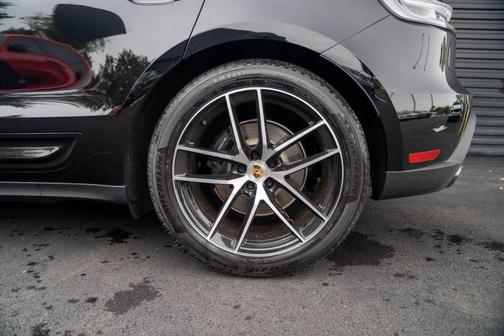 2025 Porsche Macan T