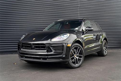 2025 Porsche Macan Base