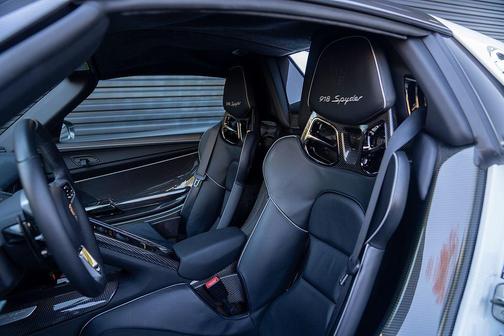 2015 Porsche 918 Spyder w/Weissach Package