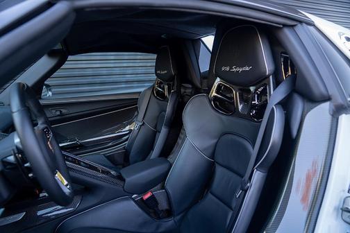 2015 Porsche 918 Spyder Base (PDK)