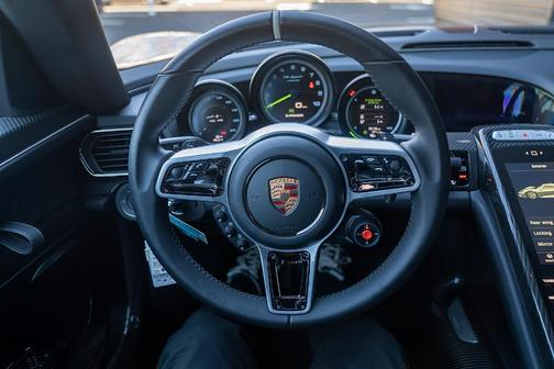 2015 Porsche 918 Spyder Base (PDK)