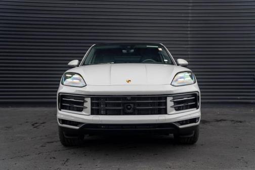 2025 Porsche Cayenne AWD