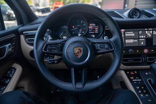 Jet Black Metallic 2026 Porsche Macan