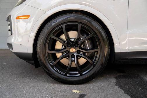 2025 Porsche Cayenne 